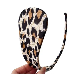 C-string aux motifs léopards pour demoiselle